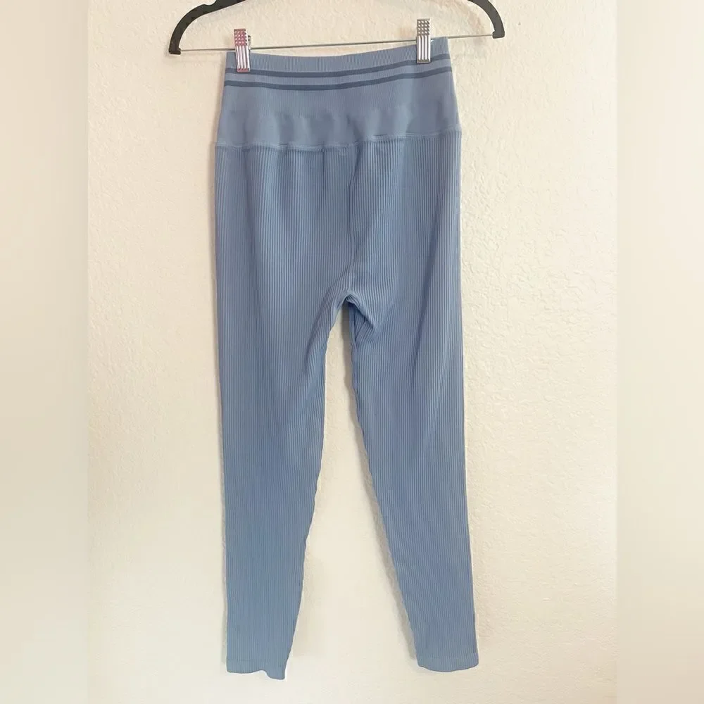 Free People leggings Movement Rich Soul Ribbed Legging in light blue. M/L